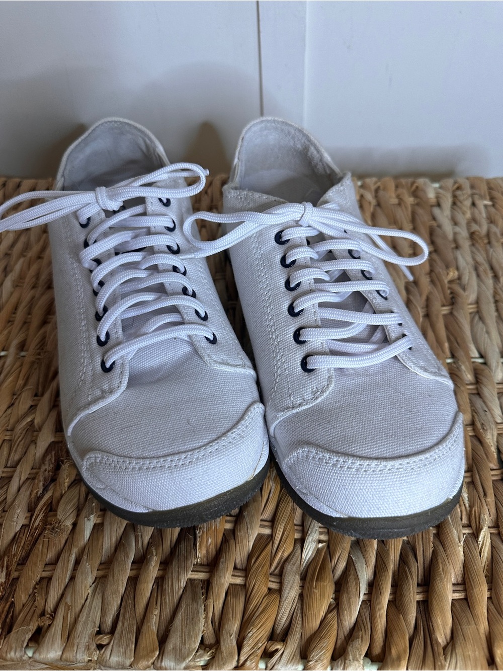 Cabela's White Canvas Women's Athletic Sneakers
